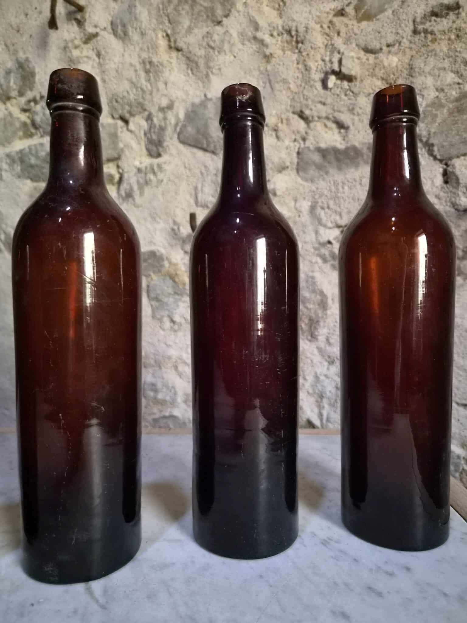 Set of 6 Antique French Bordeaux Wine Bottles in Ruby-Brown Glass, 19th Century (3)