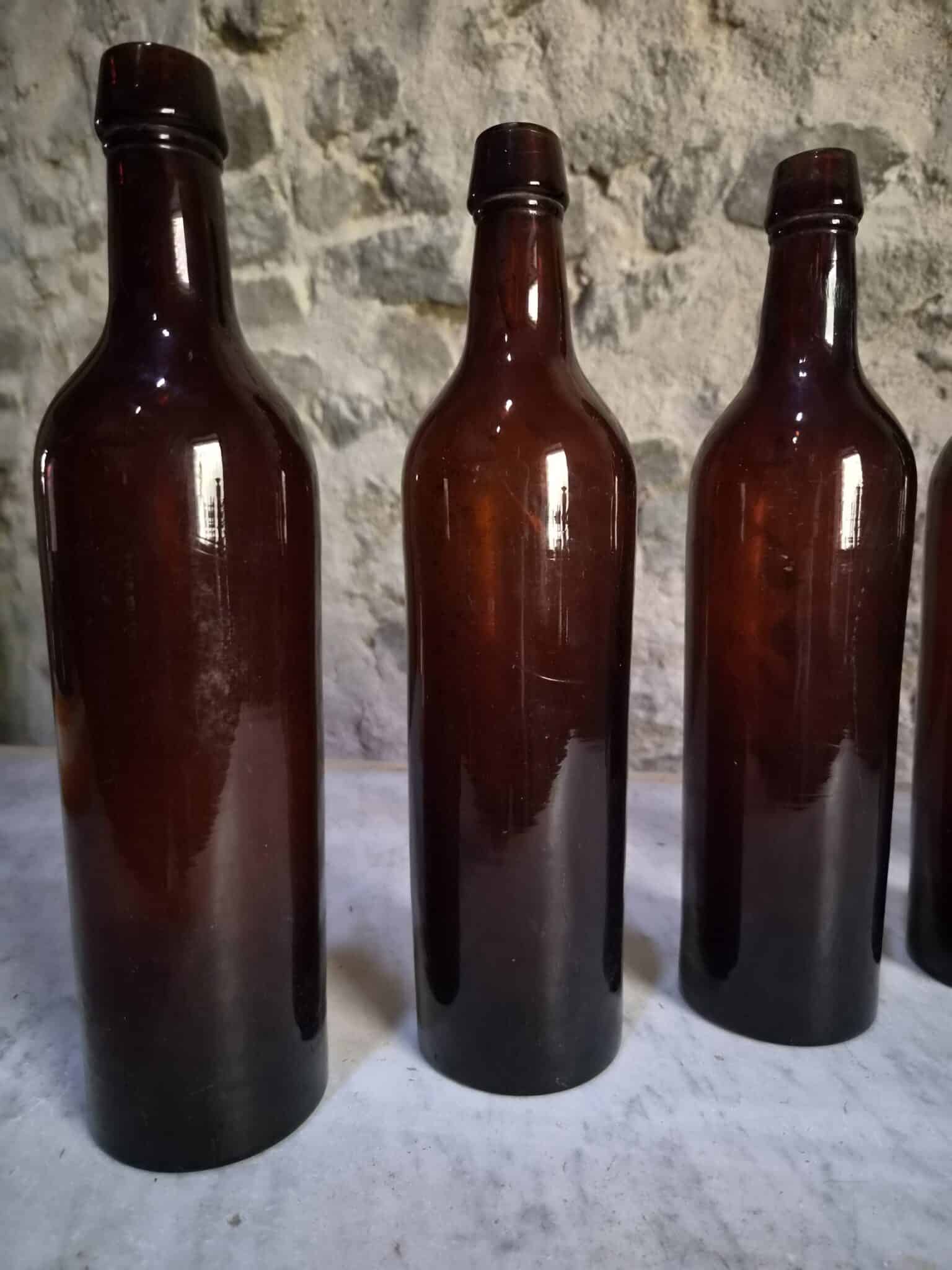Set of 6 Antique French Bordeaux Wine Bottles in Ruby-Brown Glass, 19th Century (4)