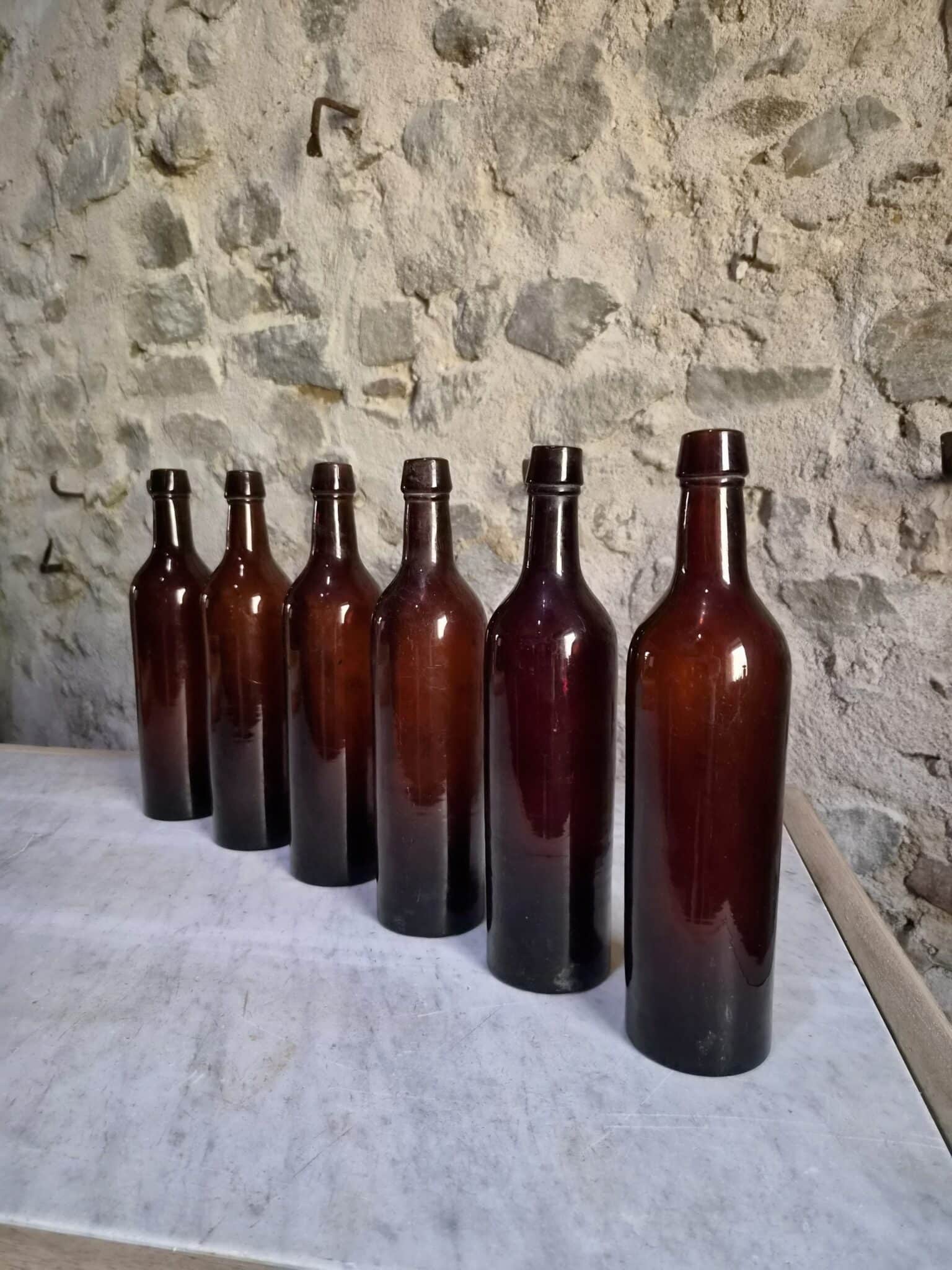 Set of 6 Antique French Bordeaux Wine Bottles in Ruby-Brown Glass, 19th Century (6)