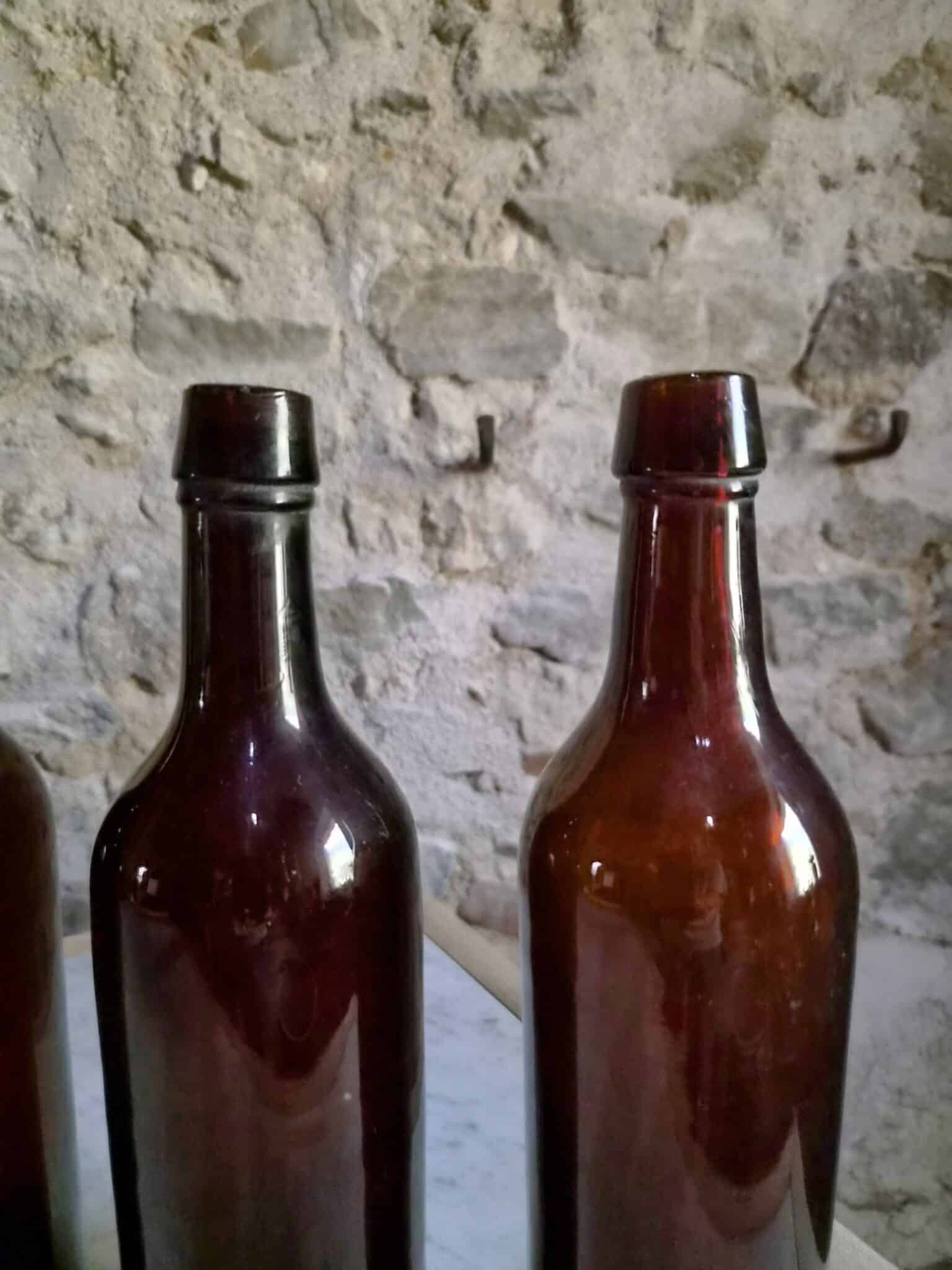 Set of 6 Antique French Bordeaux Wine Bottles in Ruby-Brown Glass, 19th Century (8)
