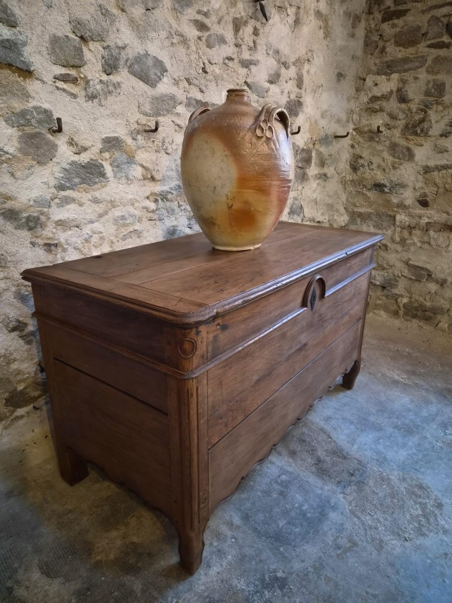 Antique Oak Marriage Chest Blanket Chest – 18th Century, French Auvergne (13)