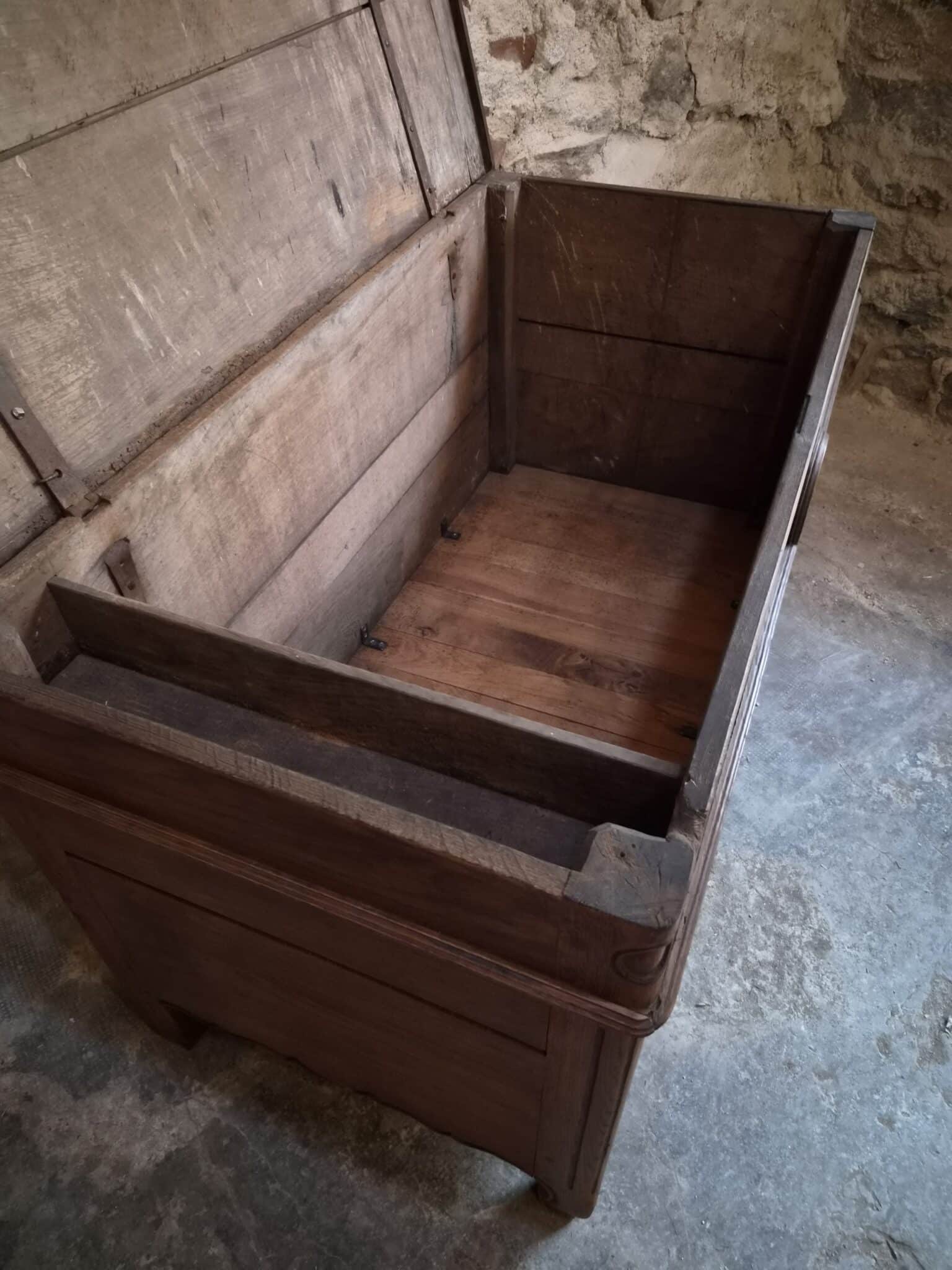Antique Oak Marriage Chest Blanket Chest – 18th Century, French Auvergne (3)
